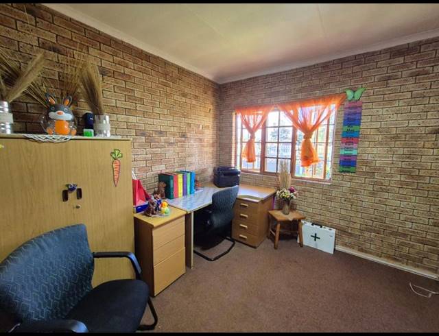 3 BEDROOM HOUSE FOR SALE IN VANDERBIJLPARK CE 5